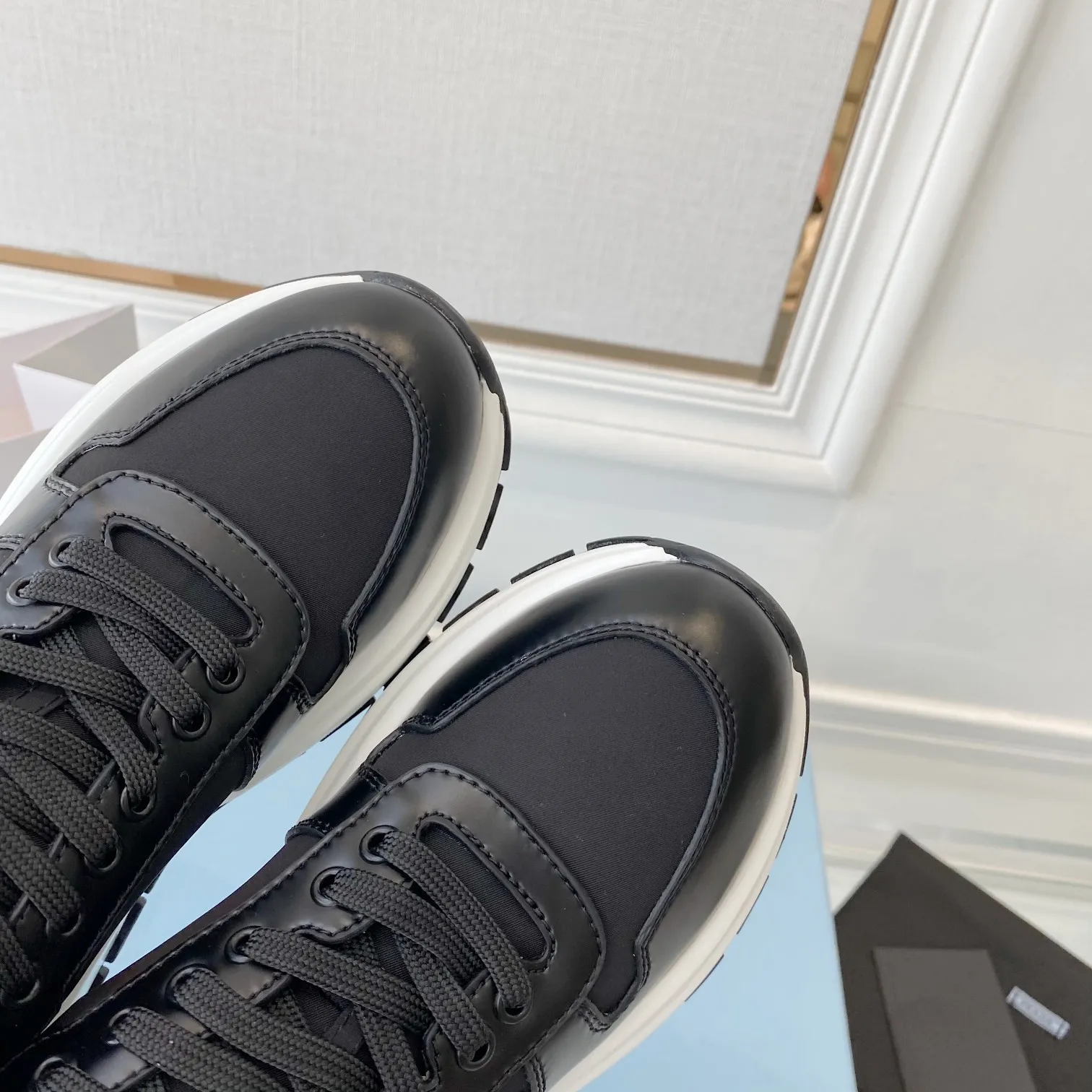 👟👟Ex-factory price 580👟👟 PRADA ²⁰²4 𝐬𝐬Prada’s new product comes with strength! ❣️Many Internet celebrities have the same style, fashionable and versatile nice items, original shoes are developed and purchased from Italian counters, and are reproduced 1:1 according to the original taste. This year’s theme is not to be defined, embodying texture through simplicity💛From thick-soled sneakers to zigzag short boots to 2024 flat shoes, everything reveals a sure-fire momentum...combining gentleness and handsomeness, the finishing touch for women❤️ The top-grade open-edge beaded cowhide with imported cowhide triangle logo is consistent with the original version, the wear-resistant and ultra-light two-color outsole, and the sheepskin lining are breathable and comfortable. ⚛Size: Women's 34-40 ⚛Size: Men's 39-45 Original packaging accessories. ⚛